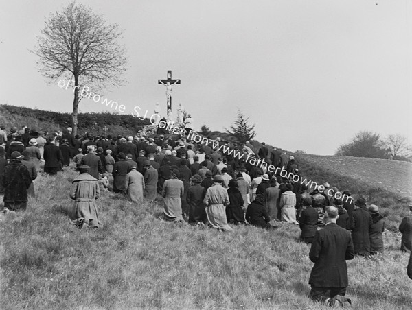 PRAYING FOR DEAD AT BALLYPOUSTA CEMETERY CANON HARMON & FR.T.COUNIHAN S.J.